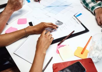 Choosing the Right iXBRL Tagging Tool: Features and Considerations